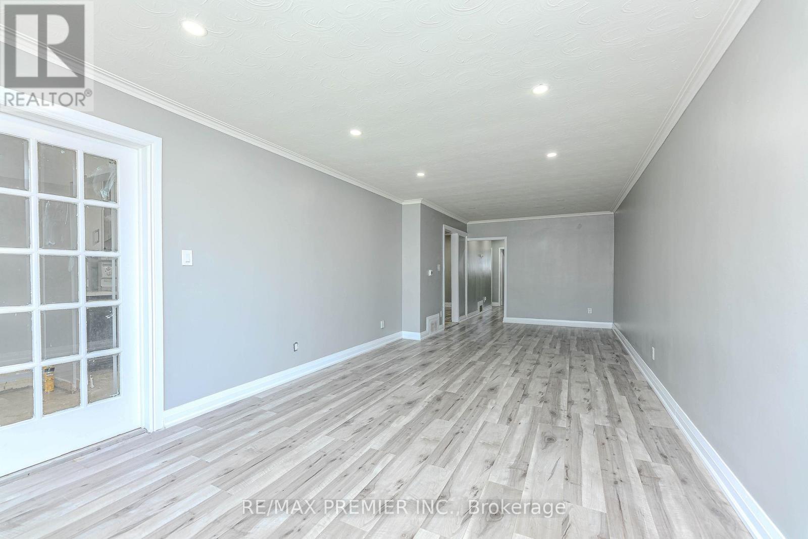 65 Elnathan Crescent, Toronto, Ontario  M9L 2G2 - Photo 13 - W12156707