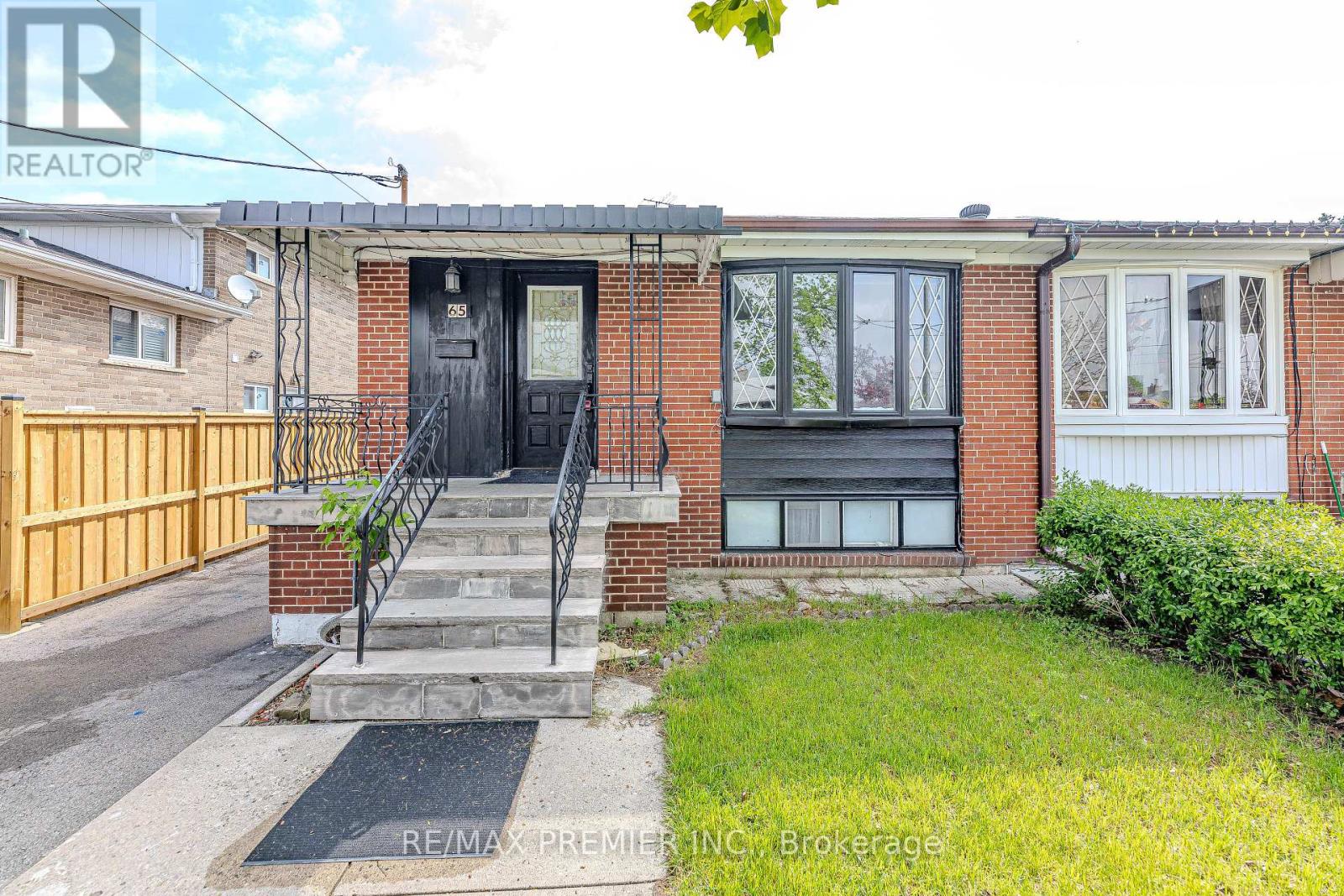 65 Elnathan Crescent, Toronto, Ontario  M9L 2G2 - Photo 2 - W12156707