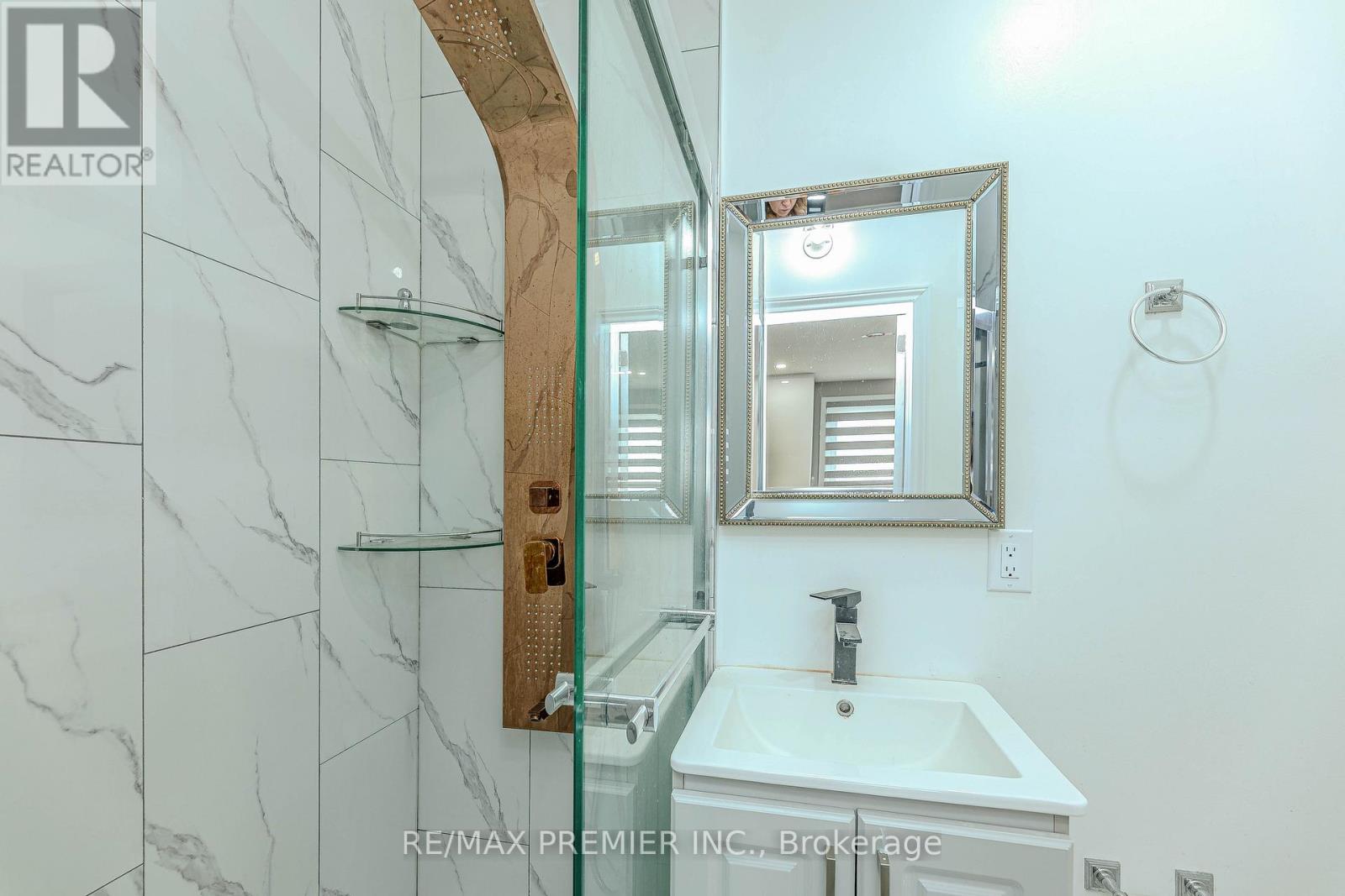 65 Elnathan Crescent, Toronto, Ontario  M9L 2G2 - Photo 22 - W12156707