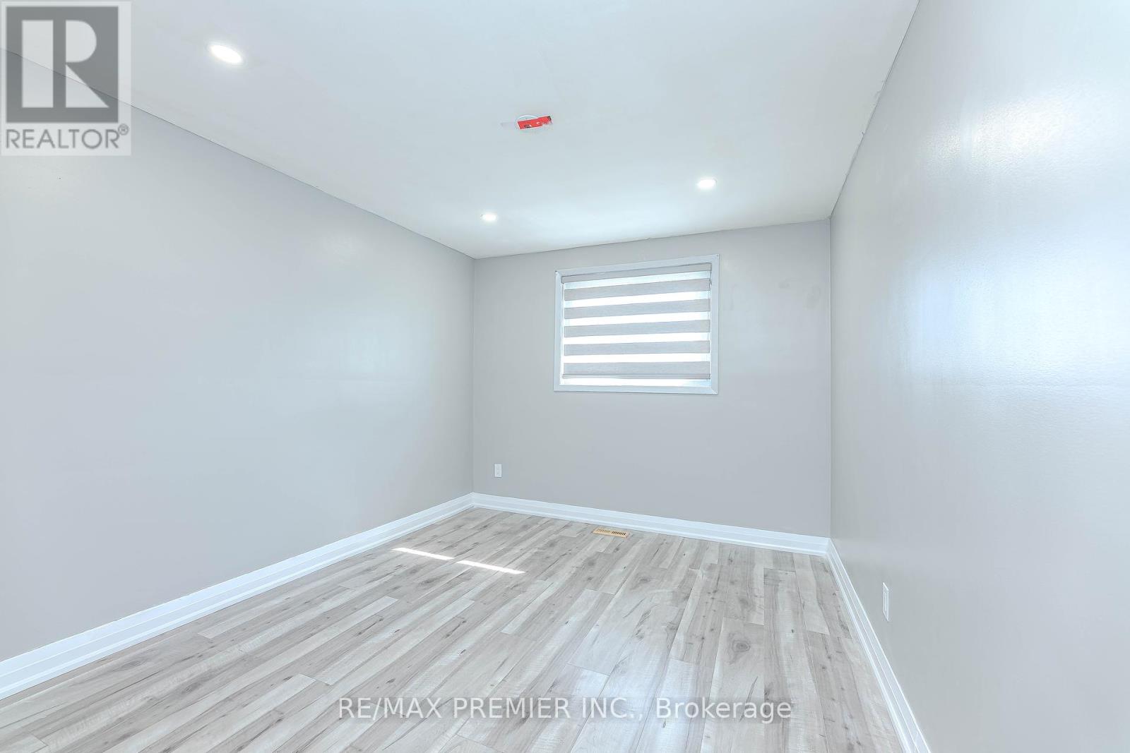 65 Elnathan Crescent, Toronto, Ontario  M9L 2G2 - Photo 23 - W12156707