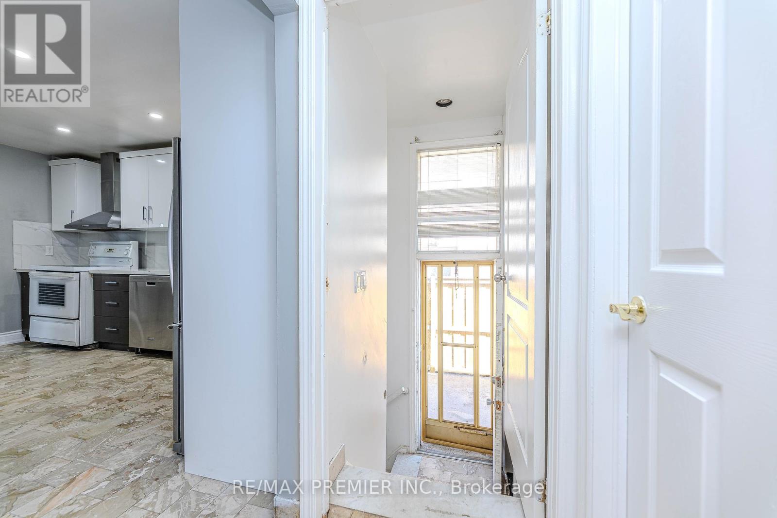 65 Elnathan Crescent, Toronto, Ontario  M9L 2G2 - Photo 25 - W12156707