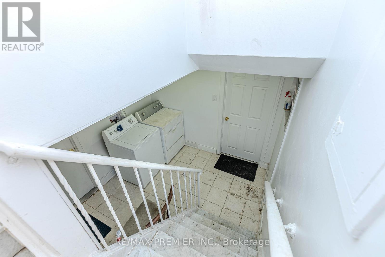 65 Elnathan Crescent, Toronto, Ontario  M9L 2G2 - Photo 26 - W12156707
