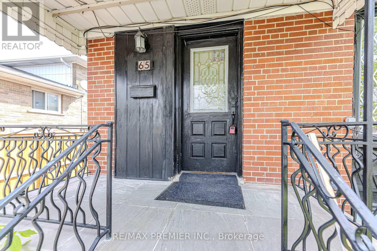 65 Elnathan Crescent, Toronto, Ontario  M9L 2G2 - Photo 3 - W12156707