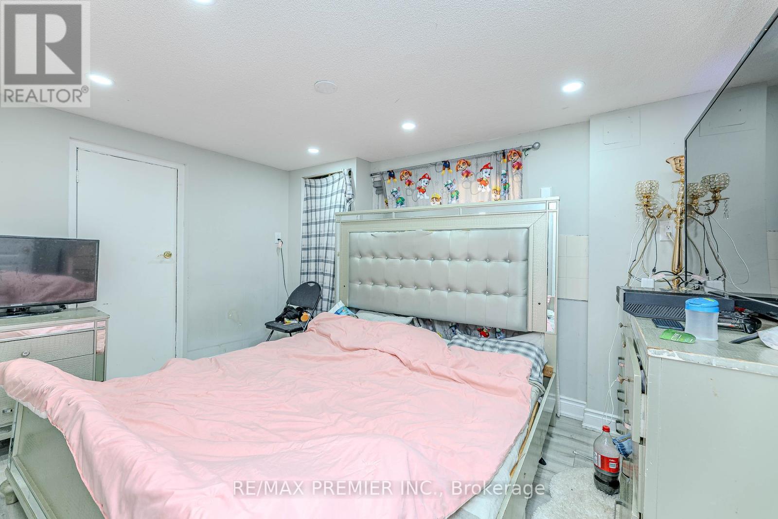 65 Elnathan Crescent, Toronto, Ontario  M9L 2G2 - Photo 33 - W12156707