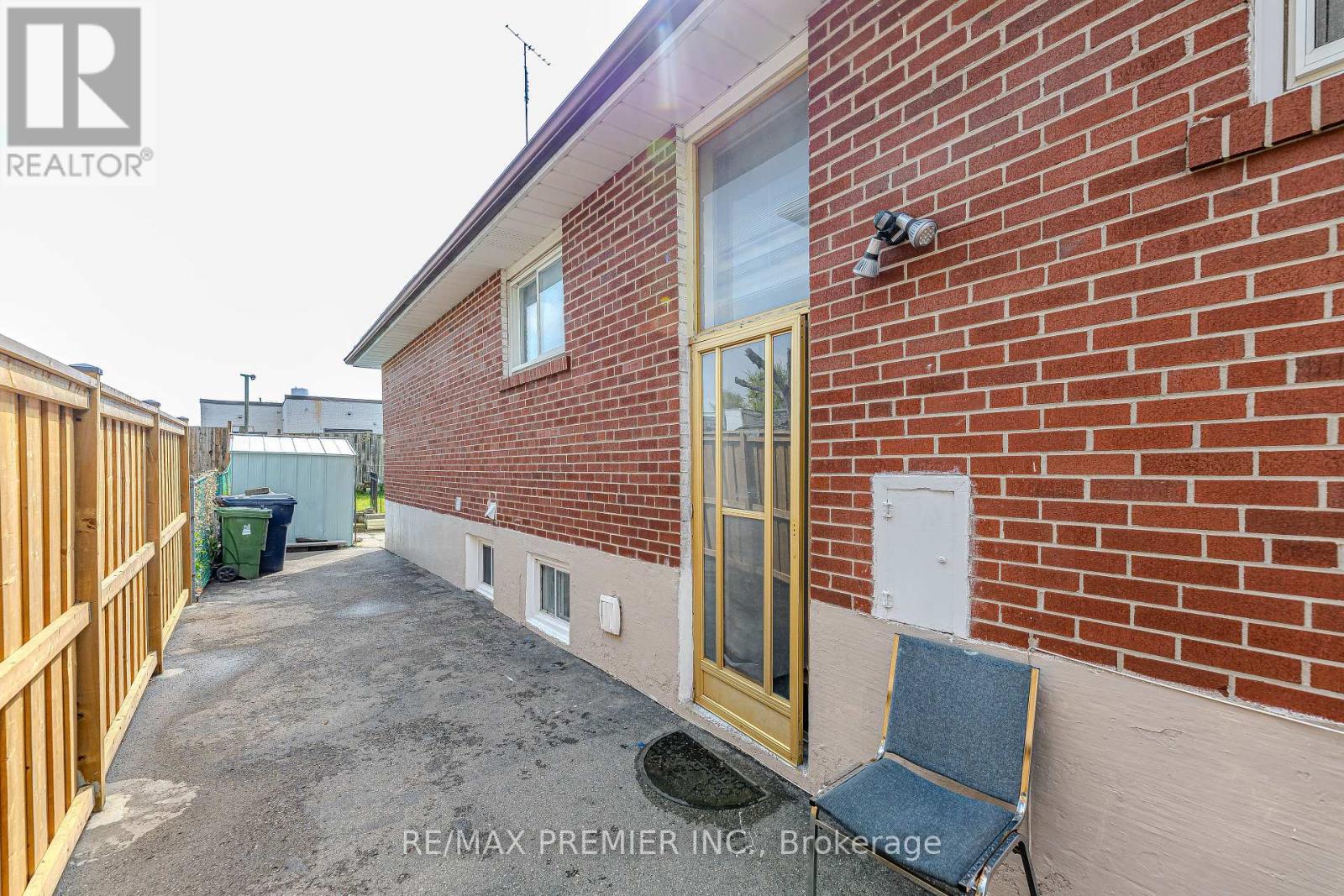 65 Elnathan Crescent, Toronto, Ontario  M9L 2G2 - Photo 34 - W12156707