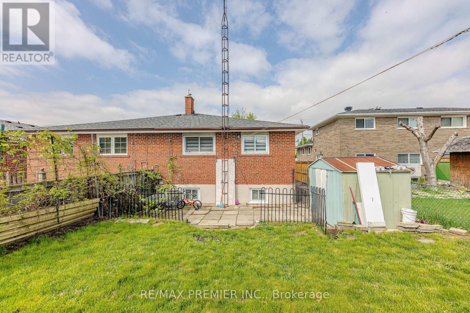 65 Elnathan Crescent, Toronto, Ontario  M9L 2G2 - Photo 37 - W12156707