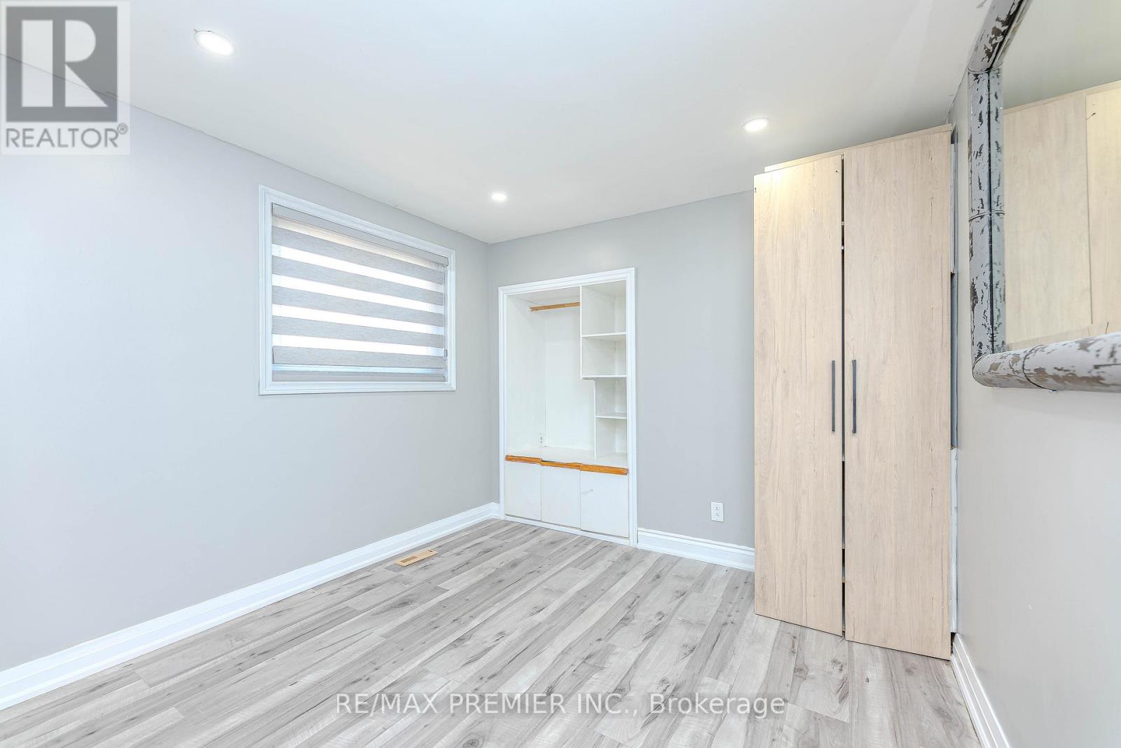 65 Elnathan Crescent, Toronto, Ontario  M9L 2G2 - Photo 8 - W12156707
