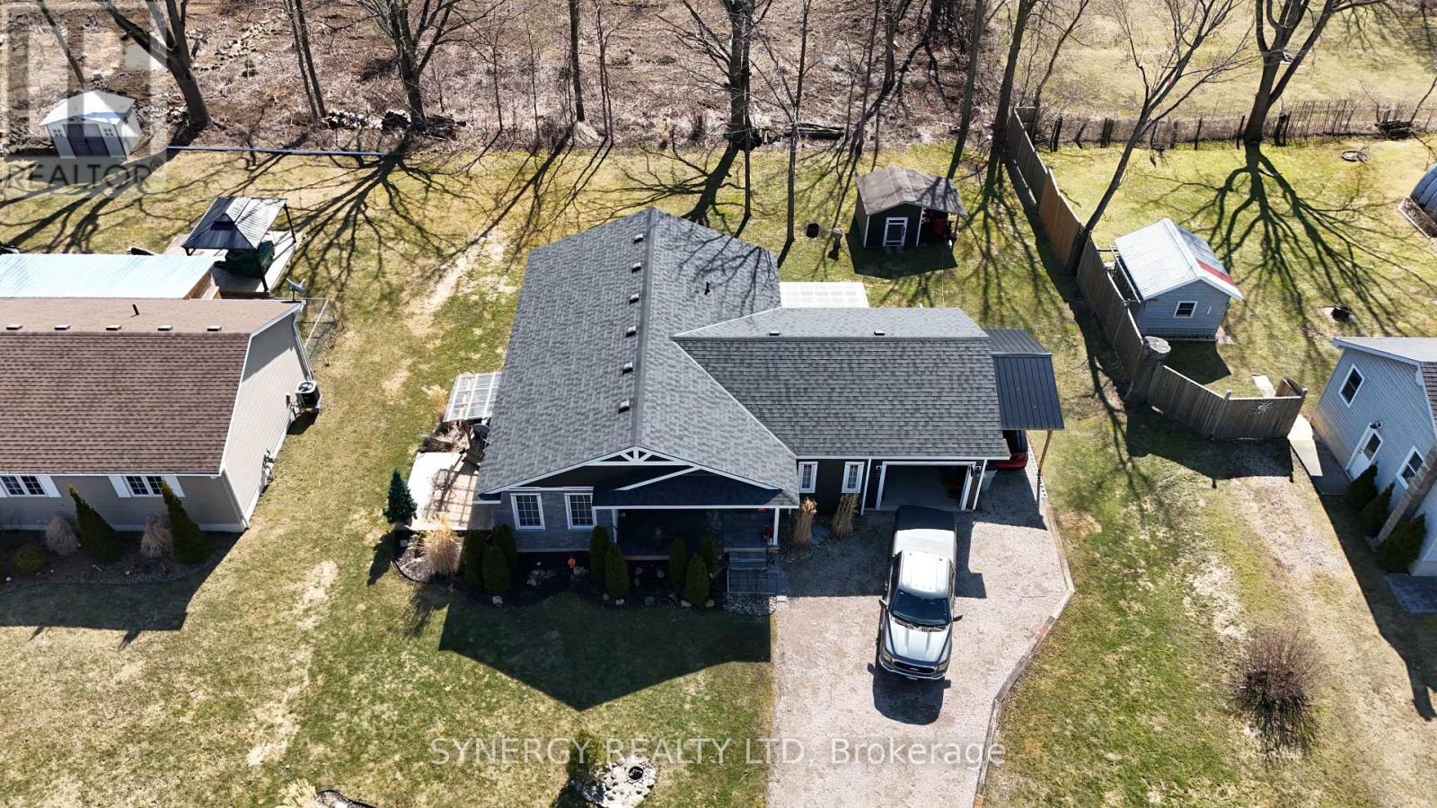 7953 Railroad Line, Brooke-Alvinston (Brooke Alvinston), Ontario  N0M 2S0 - Photo 2 - X12156721