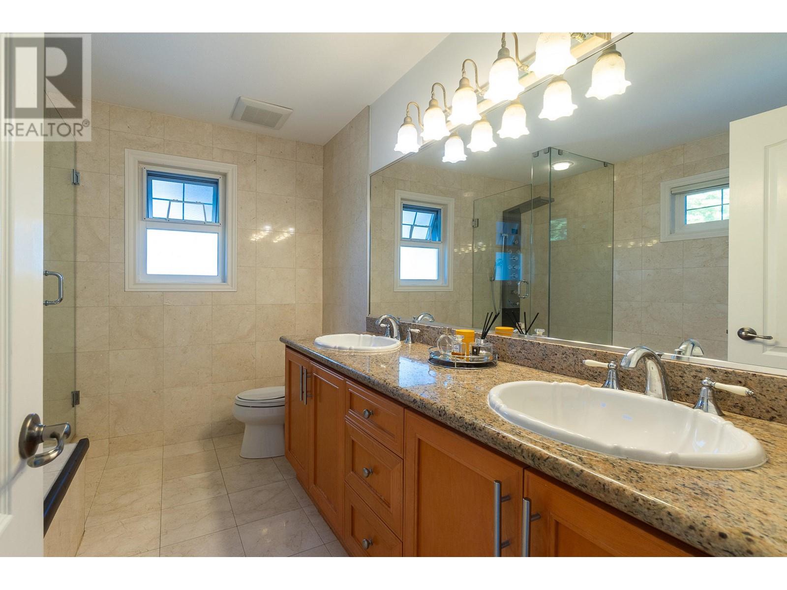 Listing Picture 24 of 40 : 2818 W 19TH AVENUE, Vancouver / 溫哥華 - 魯藝地產 Yvonne Lu Group - MLS Medallion Club Member