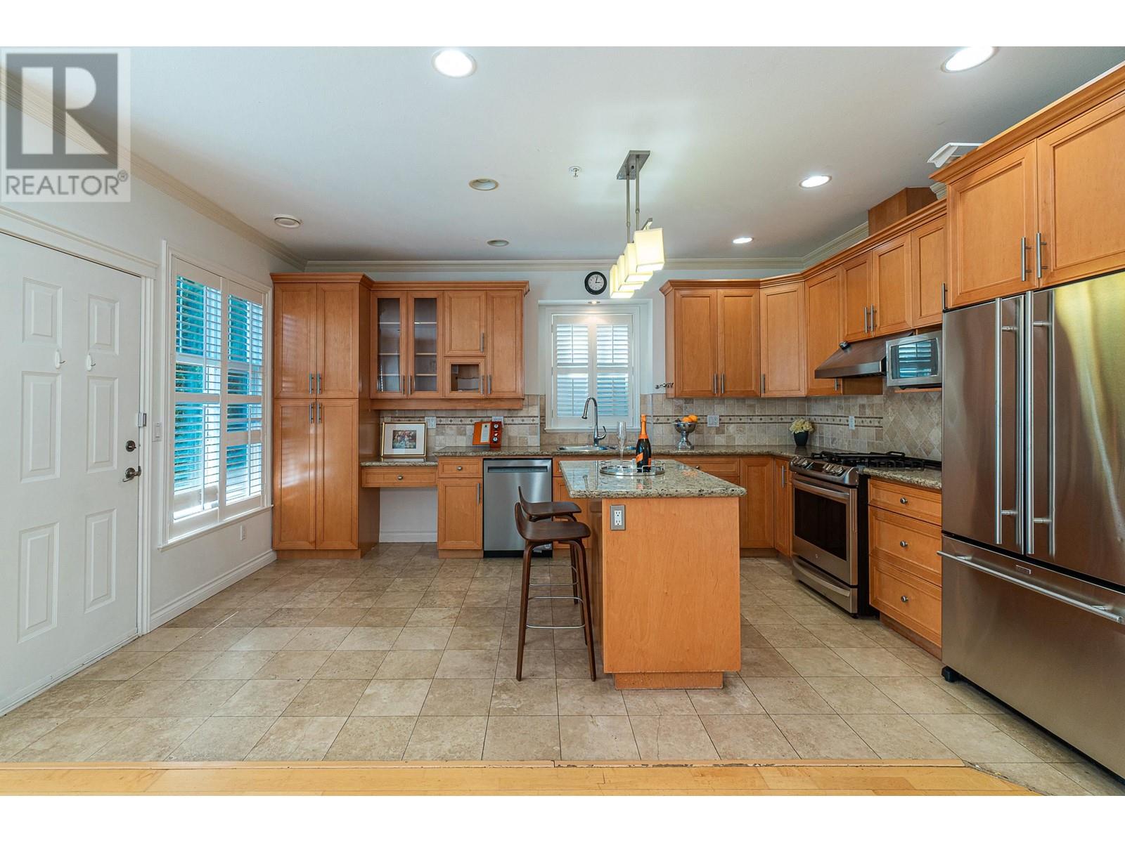 Listing Picture 11 of 40 : 2818 W 19TH AVENUE, Vancouver / 溫哥華 - 魯藝地產 Yvonne Lu Group - MLS Medallion Club Member