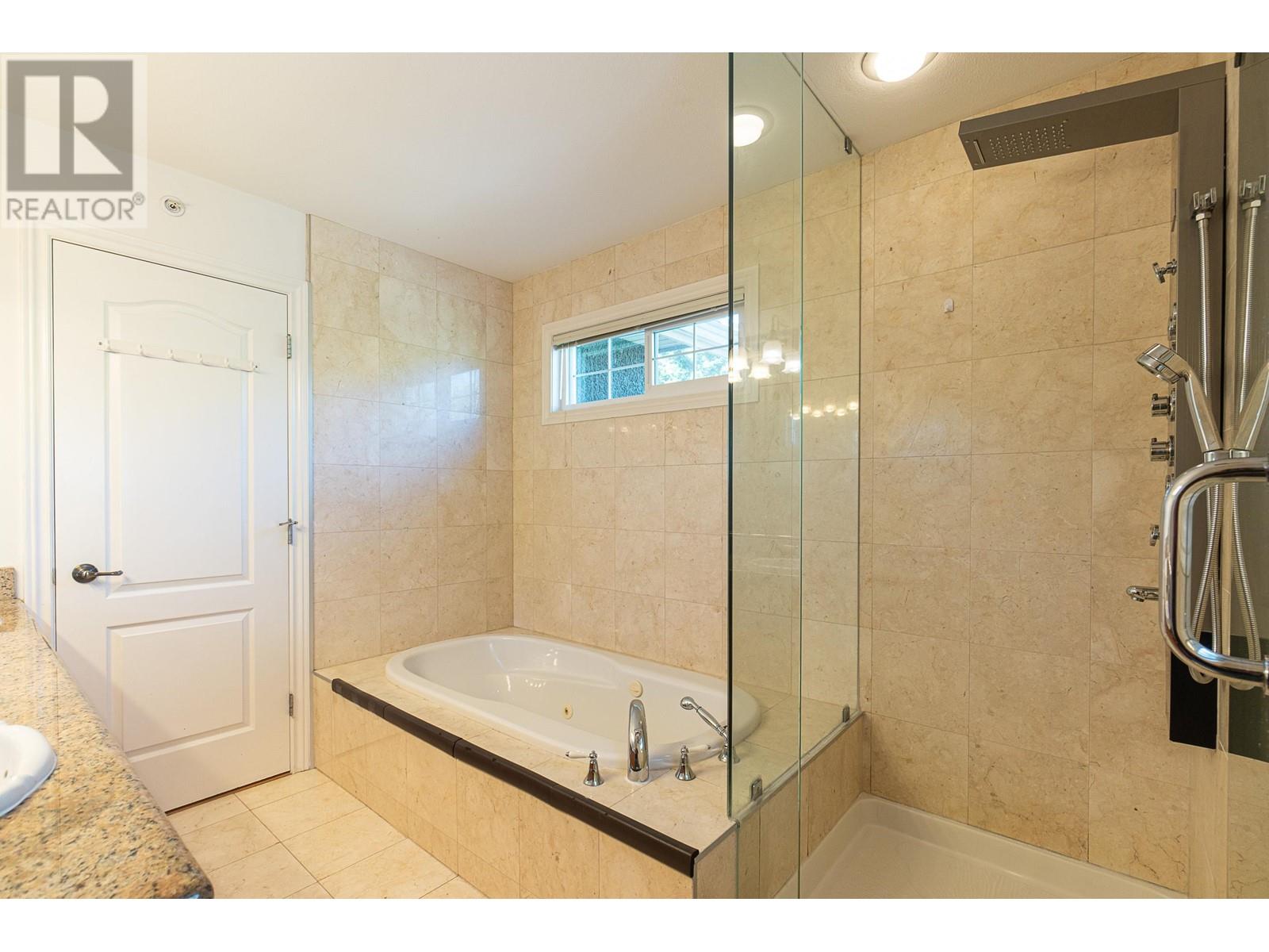 Listing Picture 25 of 40 : 2818 W 19TH AVENUE, Vancouver / 溫哥華 - 魯藝地產 Yvonne Lu Group - MLS Medallion Club Member