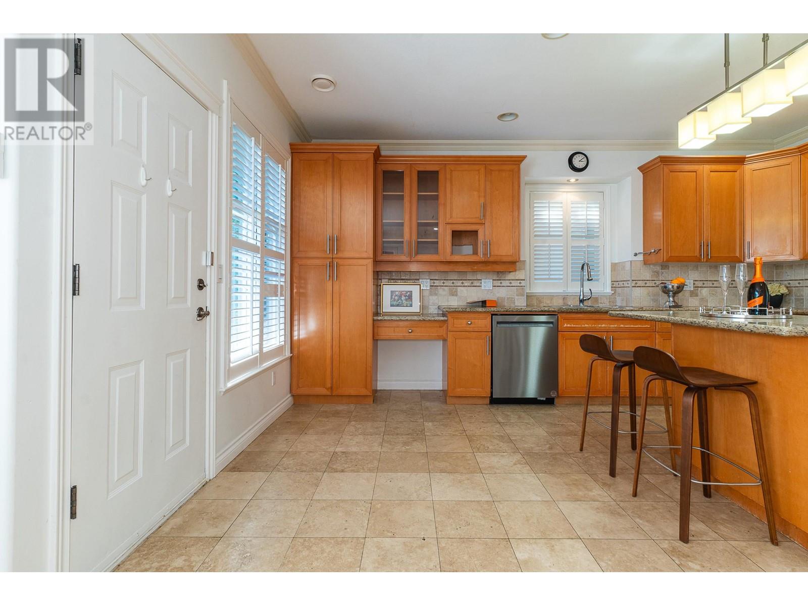 Listing Picture 12 of 40 : 2818 W 19TH AVENUE, Vancouver / 溫哥華 - 魯藝地產 Yvonne Lu Group - MLS Medallion Club Member