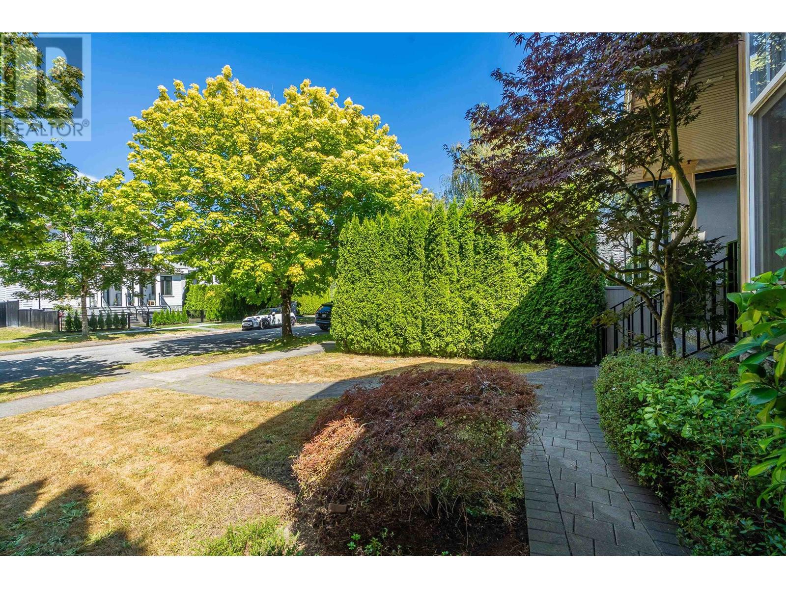 Listing Picture 38 of 40 : 2818 W 19TH AVENUE, Vancouver / 溫哥華 - 魯藝地產 Yvonne Lu Group - MLS Medallion Club Member