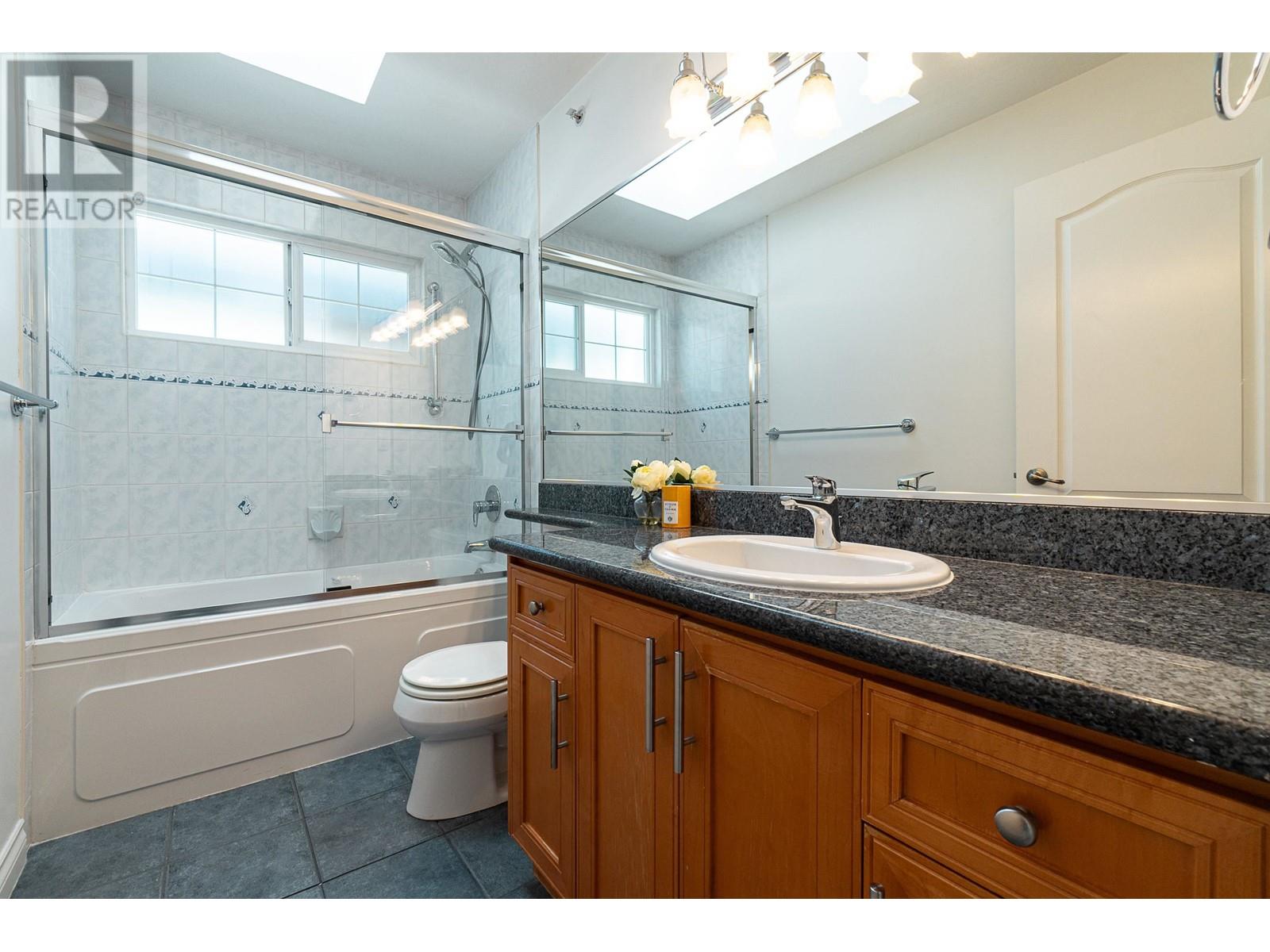 Listing Picture 33 of 40 : 2818 W 19TH AVENUE, Vancouver / 溫哥華 - 魯藝地產 Yvonne Lu Group - MLS Medallion Club Member