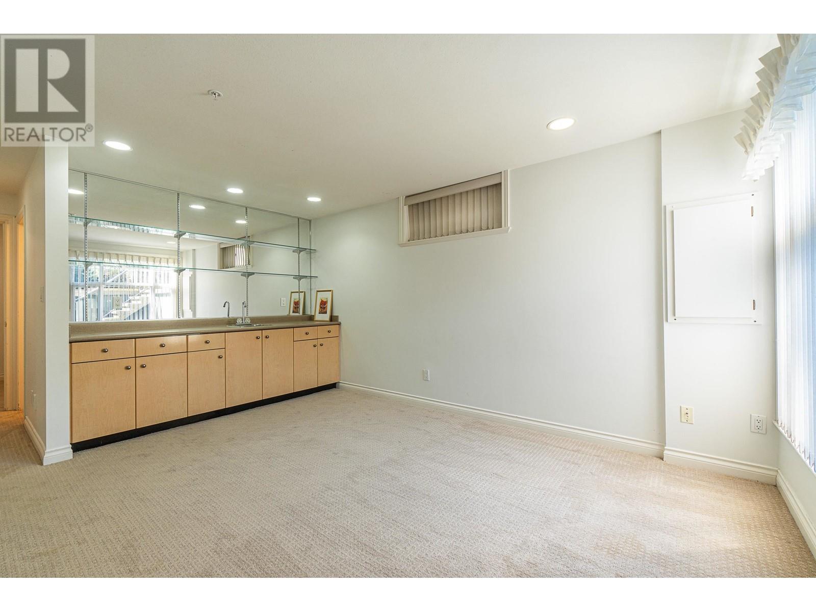 Listing Picture 35 of 40 : 2818 W 19TH AVENUE, Vancouver / 溫哥華 - 魯藝地產 Yvonne Lu Group - MLS Medallion Club Member