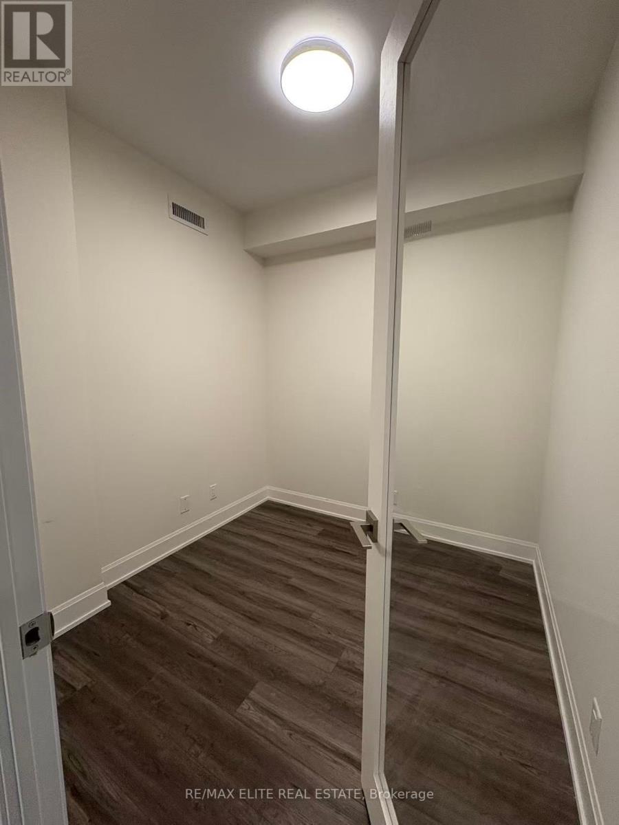 1108 - 8 Water Walk Drive, Markham, Ontario  L3R 6L4 - Photo 28 - N12143354