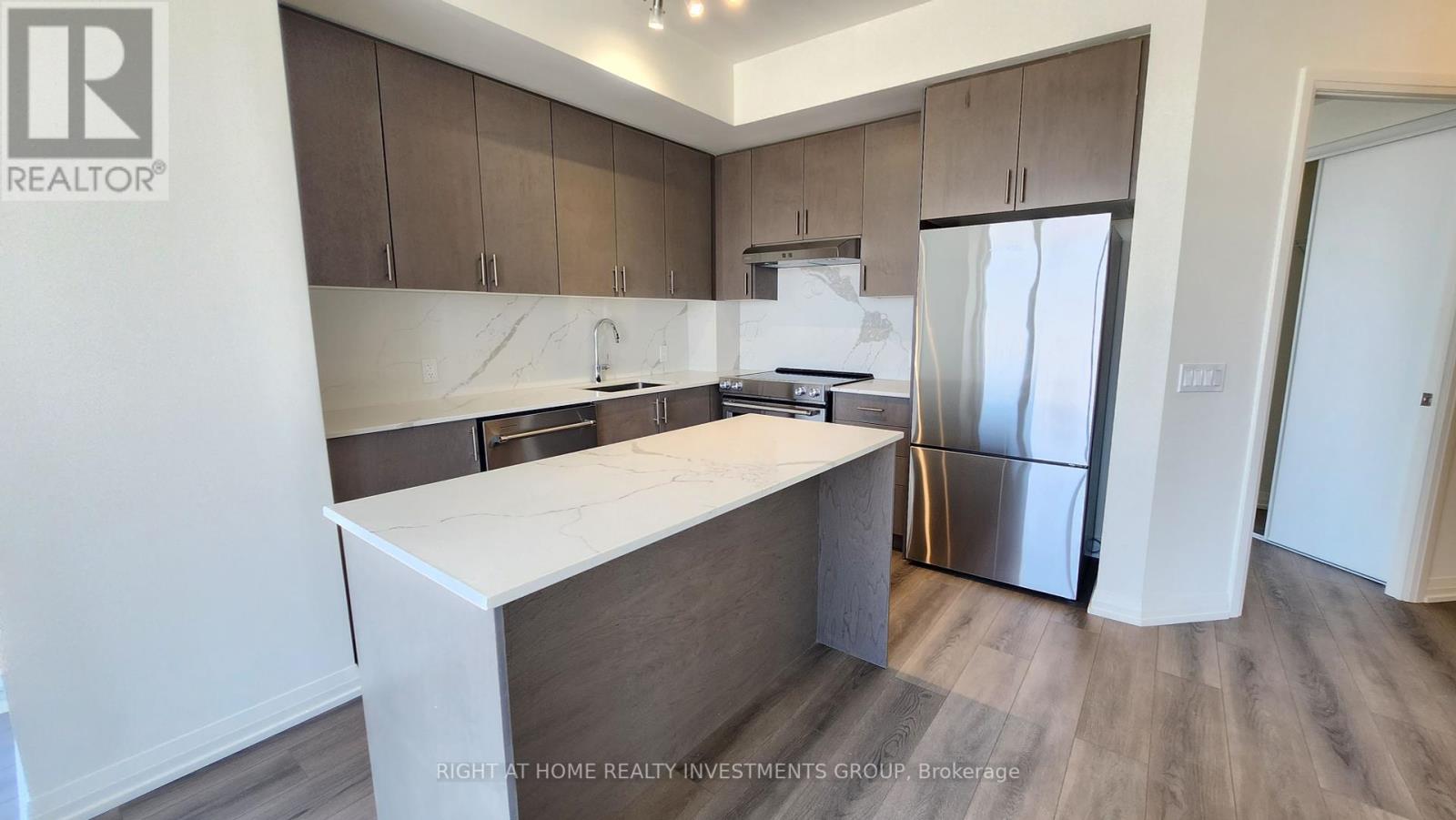 1924 - 9000 Jane Street, Vaughan, Ontario  L4K 0M6 - Photo 4 - N12156716