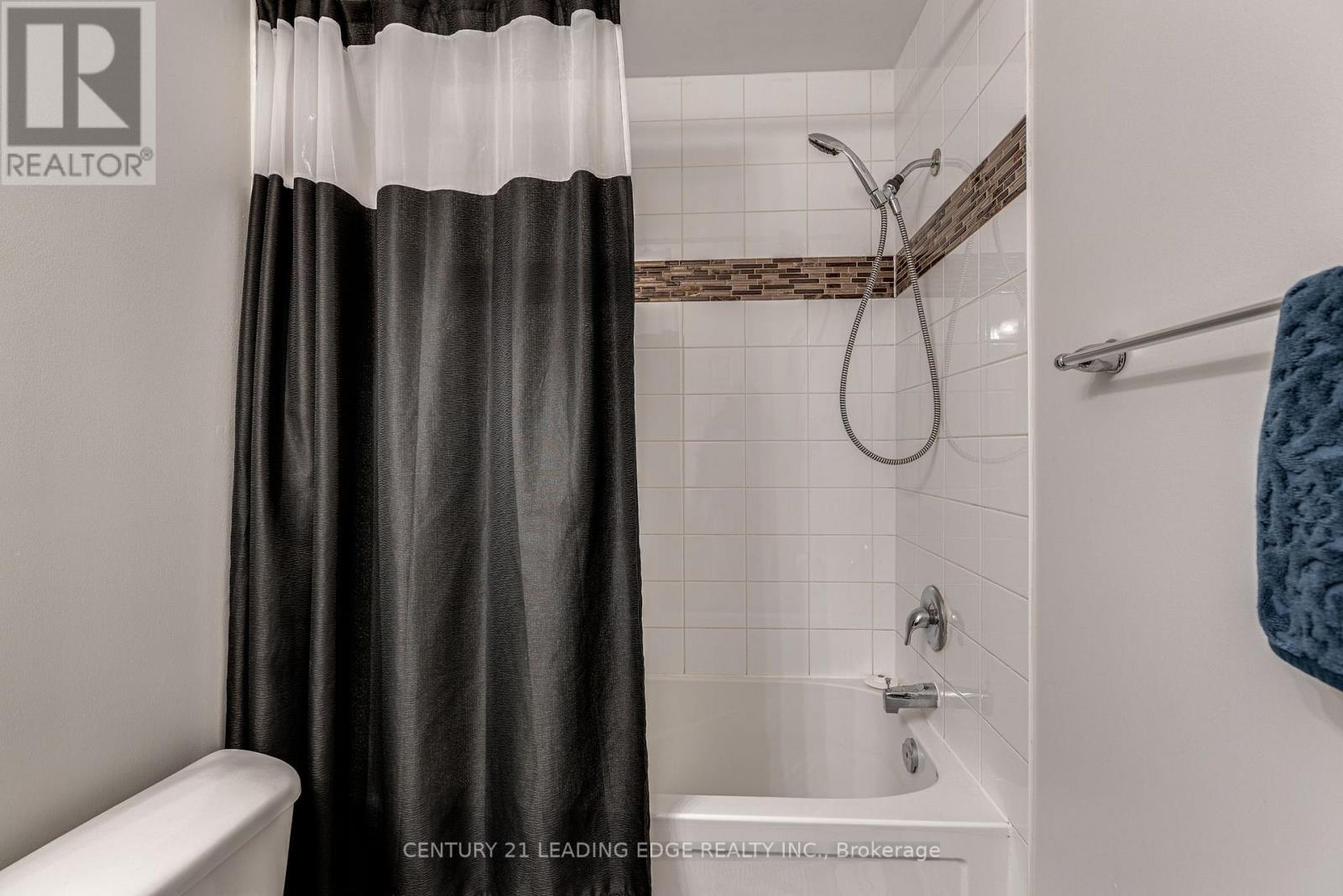 18 Deancrest Road, Brampton, Ontario  L7A 0W2 - Photo 22 - W12123558