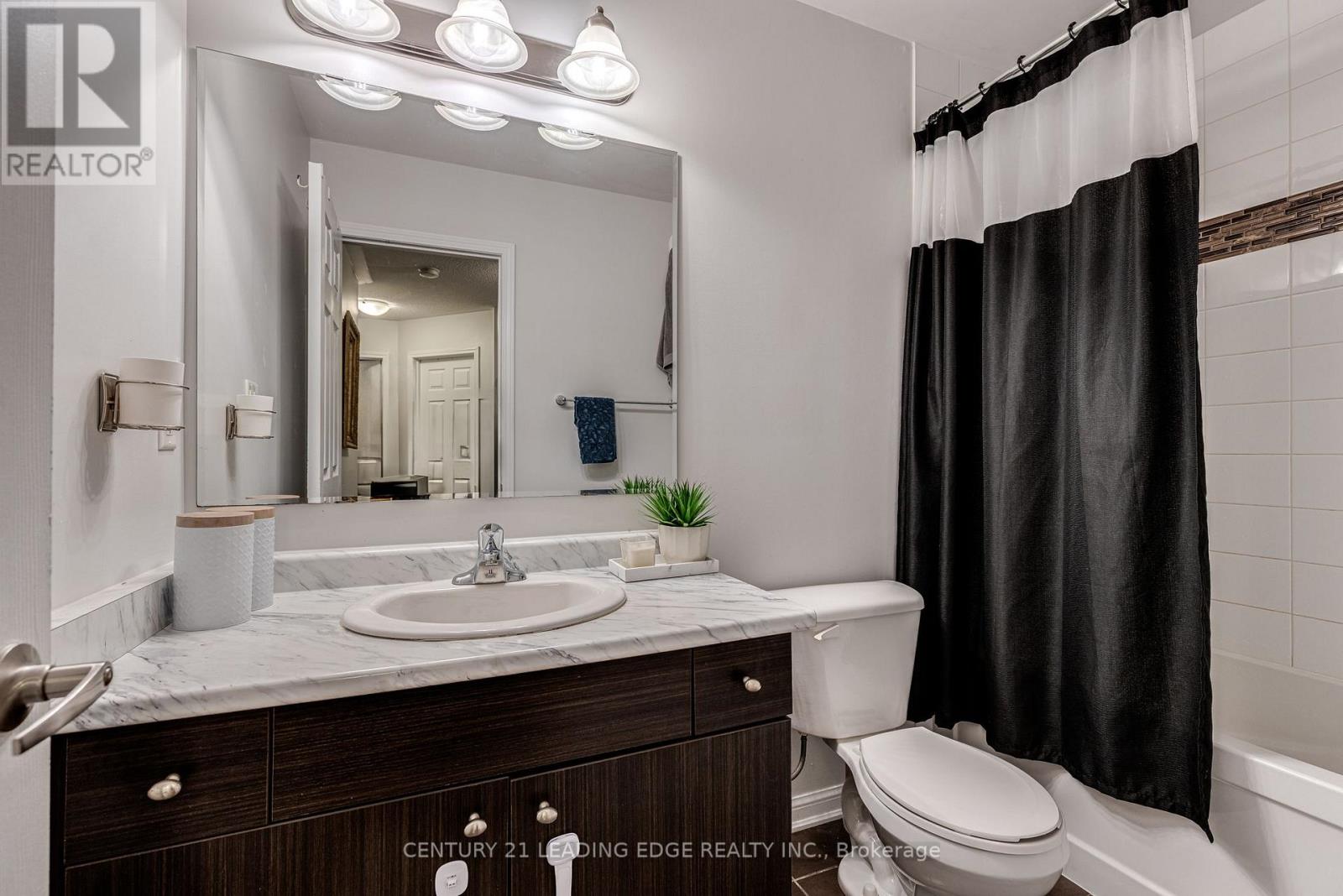 18 Deancrest Road, Brampton, Ontario  L7A 0W2 - Photo 21 - W12123558