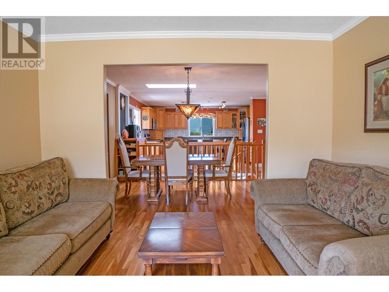 Property at 423 6th Avenue S image 4