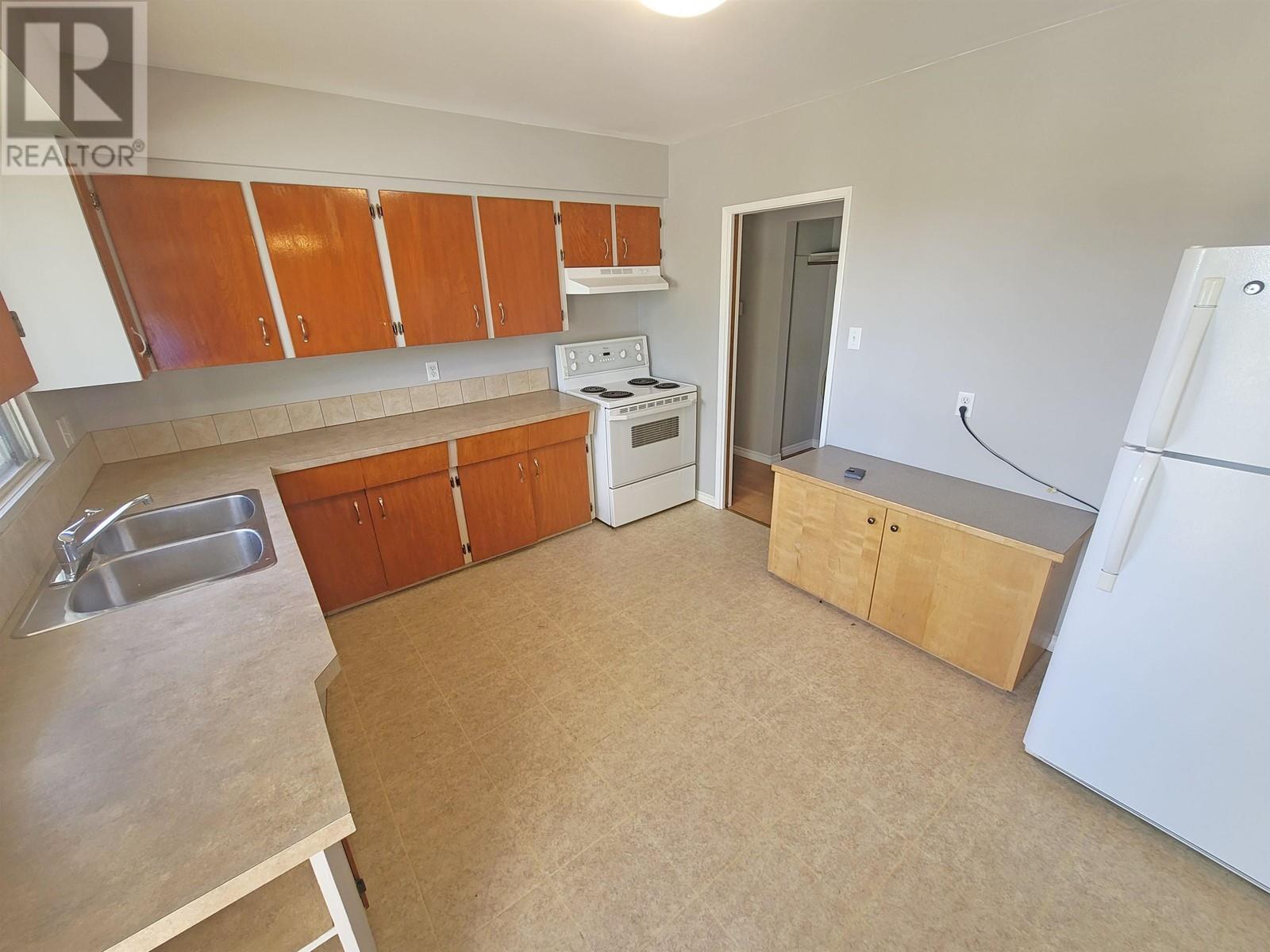 9707 102 Avenue, Fort St. John, British Columbia  V1J 2C7 - Photo 7 - R3003937