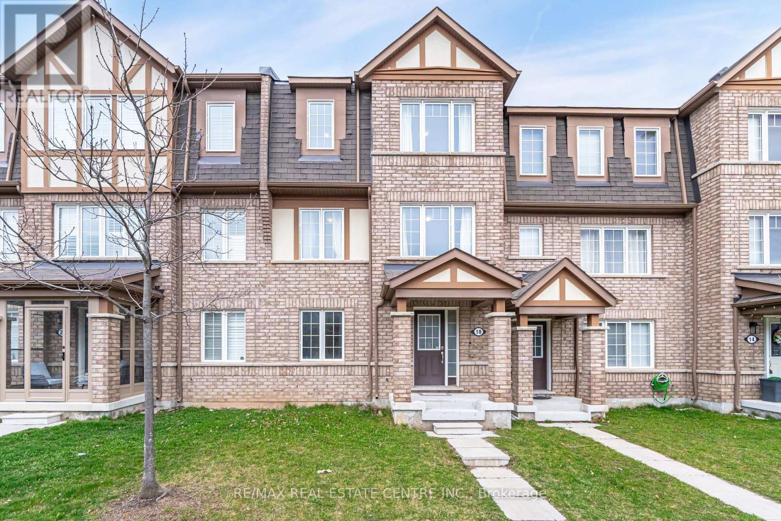 18 Allium Road, Brampton, Ontario  L7A 4H5 - Photo 2 - W12094279