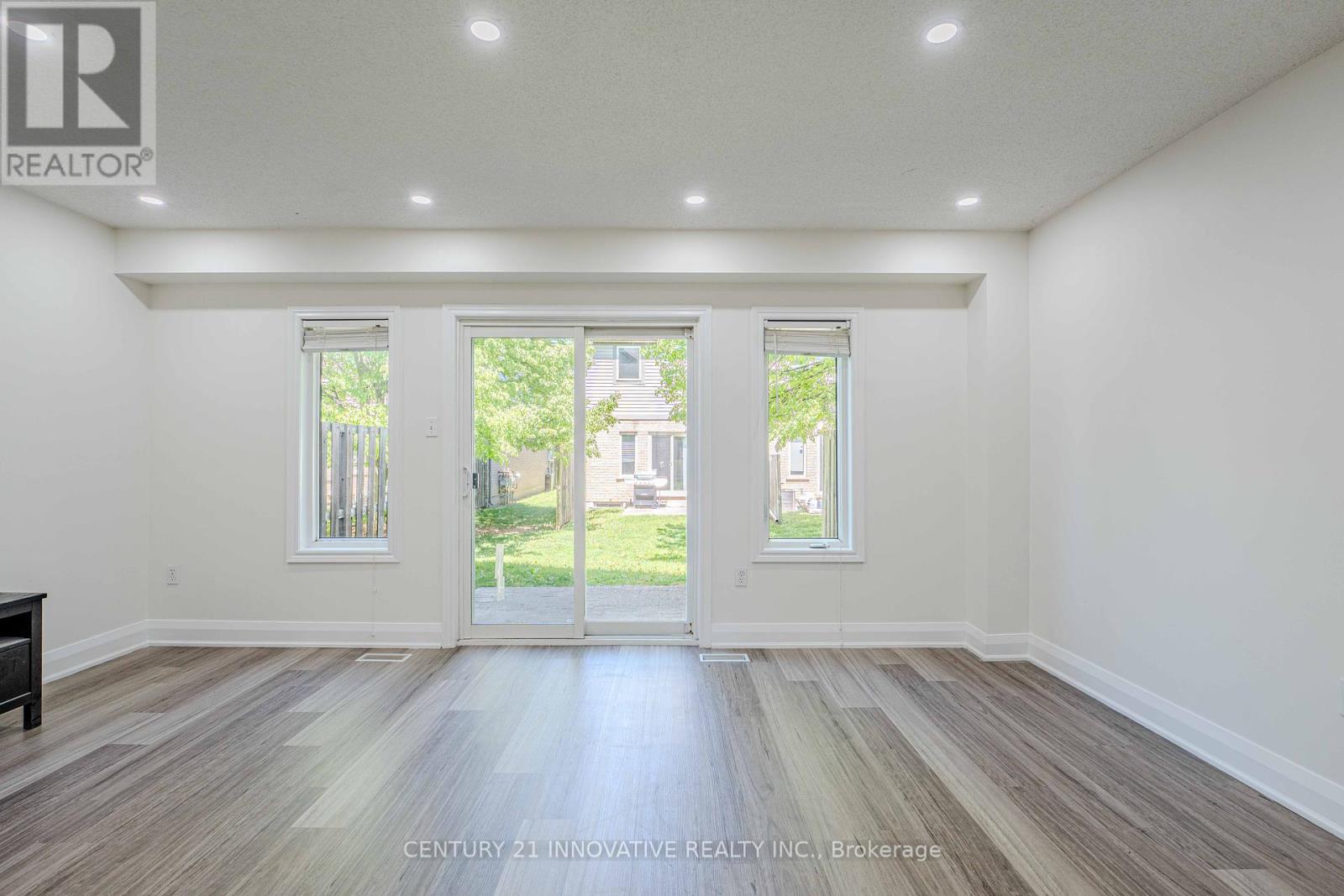 34 Revell Drive, Guelph (Clairfields/hanlon Business Park), Ontario  N1G 0B8 - Photo 11 - X12156738