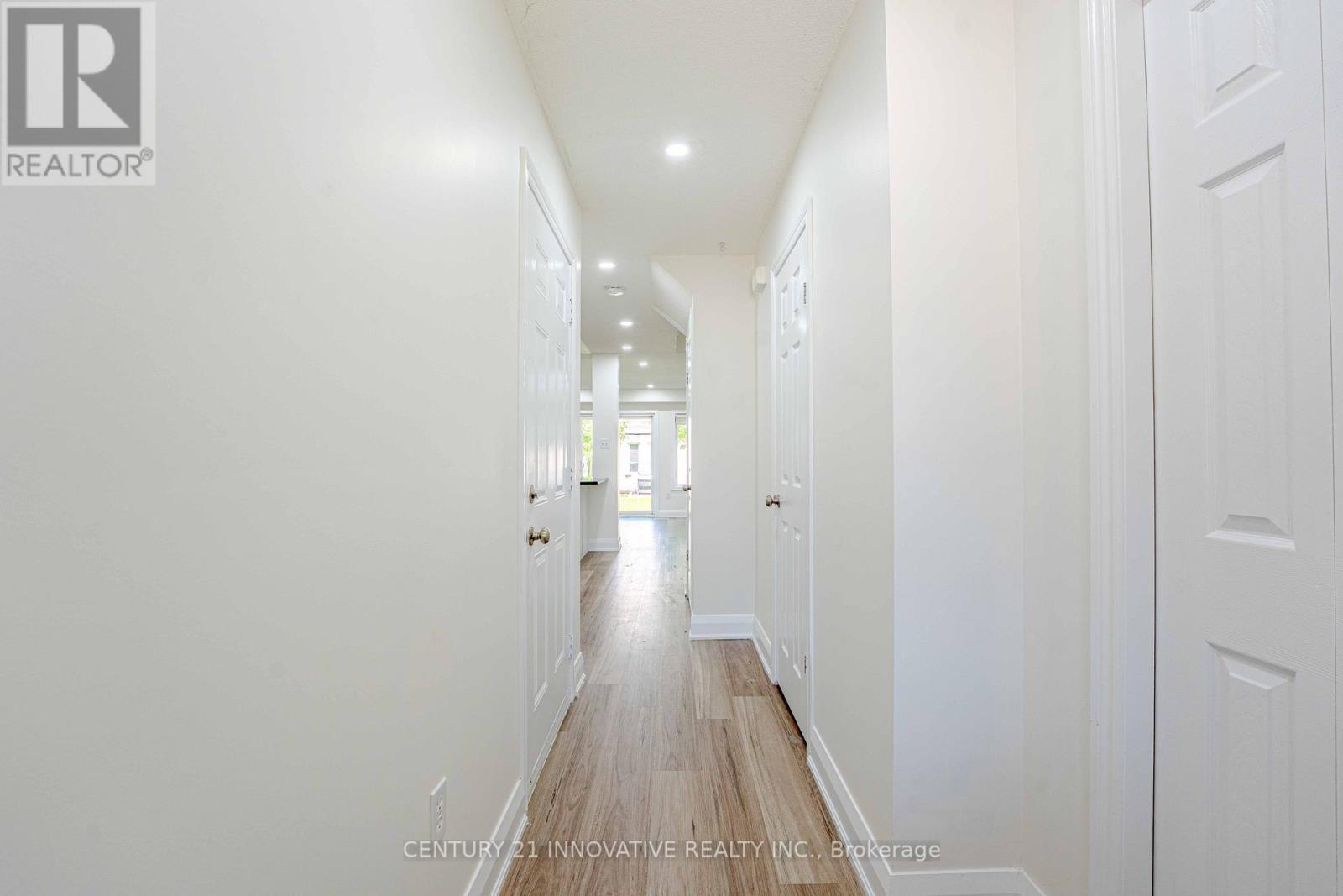 34 Revell Drive, Guelph (Clairfields/hanlon Business Park), Ontario  N1G 0B8 - Photo 6 - X12156738