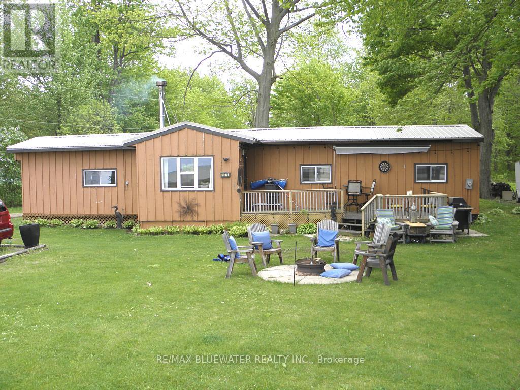 9774 LAKE ROAD, lambton shores (kettle point), Ontario