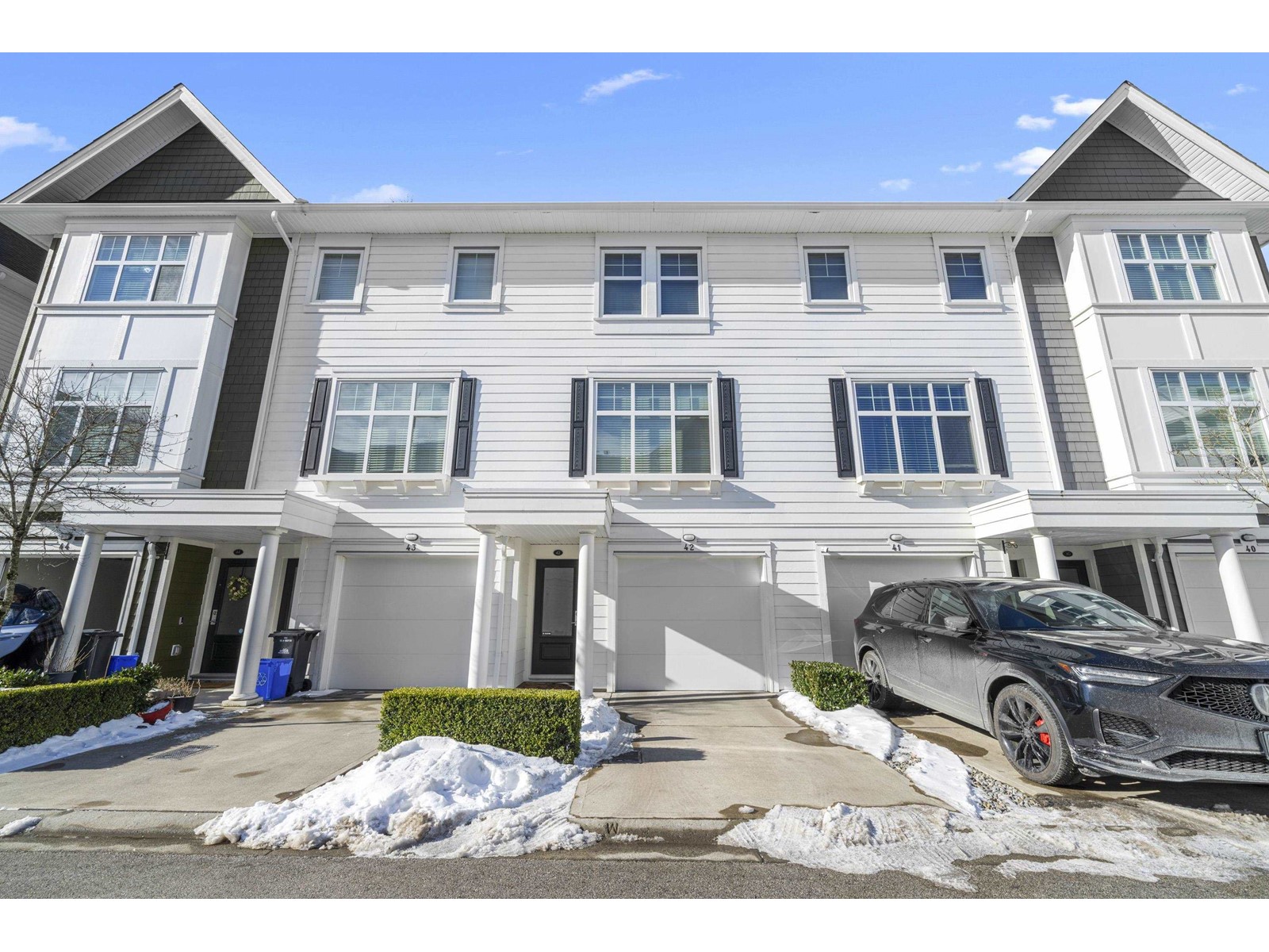 Property at 42 27735 ROUNDHOUSE DRIVE image 1