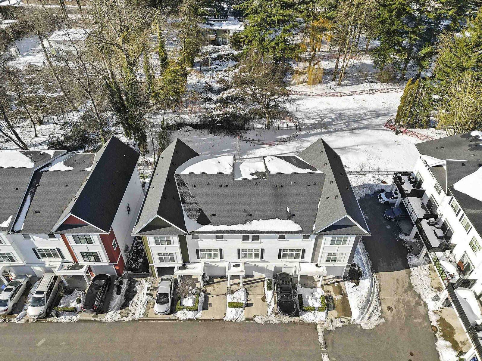 Property at 42 27735 ROUNDHOUSE DRIVE image 3