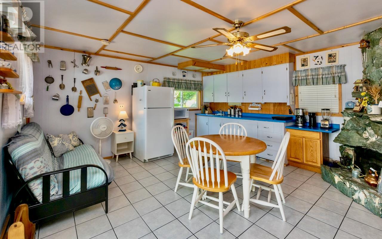 7820 Squilax-Anglemont Road, Anglemont, British Columbia  V0E 1M8 - Photo 59 - 10343104