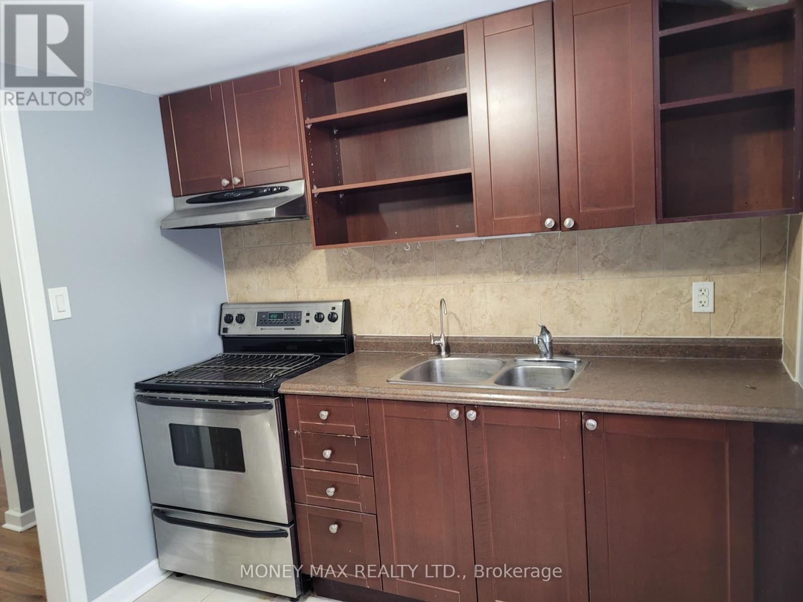 B - 2952 Prince Of Wales Drive, Ottawa, Ontario  K2E 0B2 - Photo 4 - X12156764
