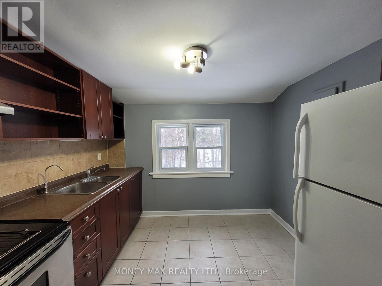 B - 2952 Prince Of Wales Drive, Ottawa, Ontario  K2E 0B2 - Photo 7 - X12156764