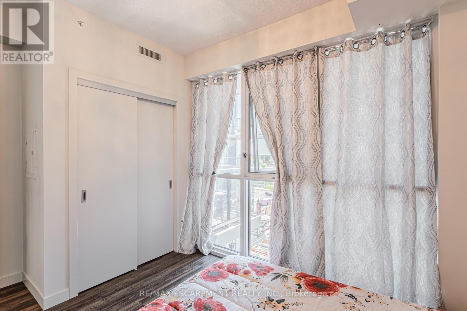 809 - 2093 Fairview Street, Burlington, Ontario  L7R 0E6 - Photo 13 - W12156755