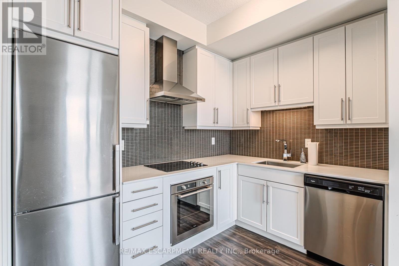 809 - 2093 Fairview Street, Burlington, Ontario  L7R 0E6 - Photo 5 - W12156755