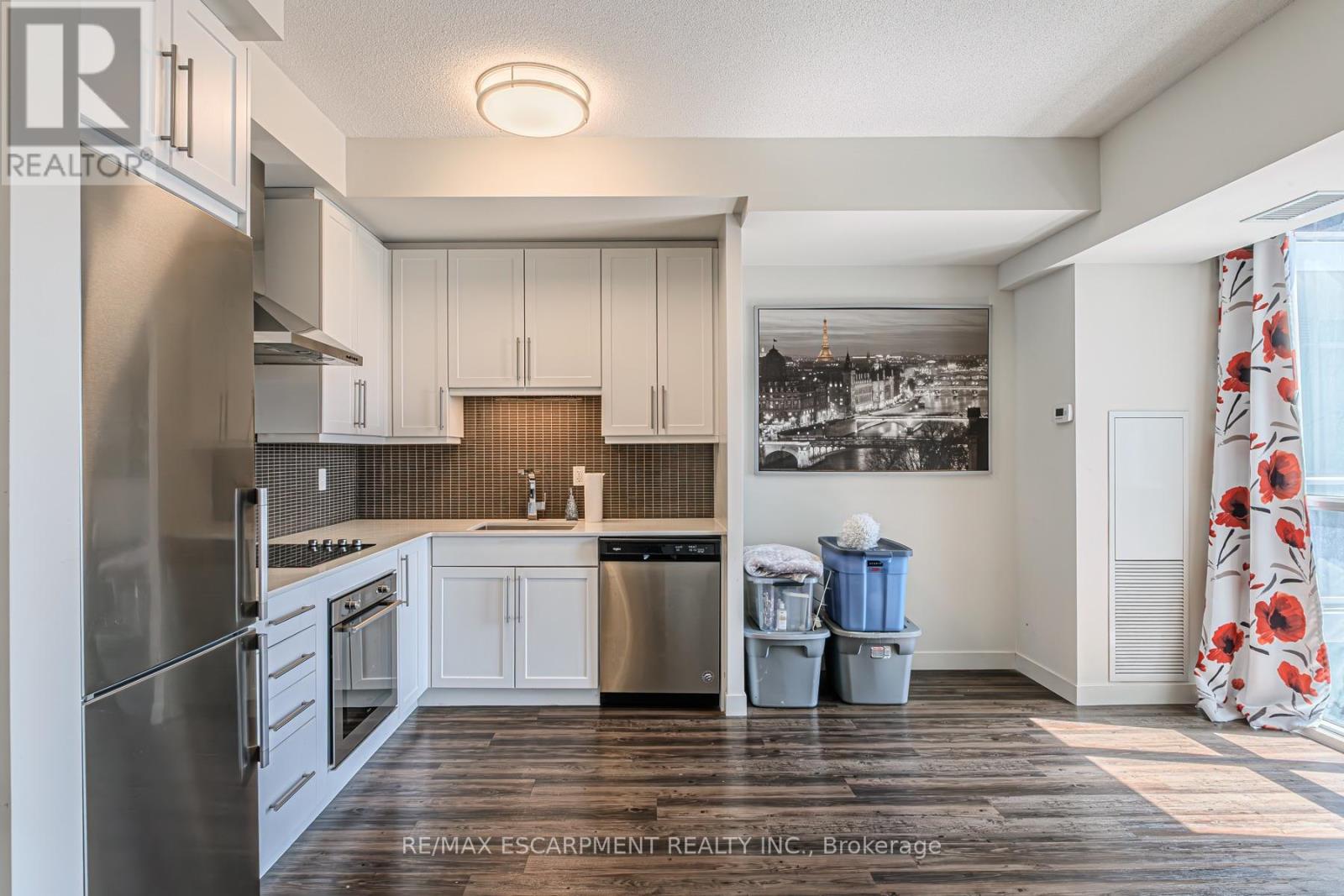 809 - 2093 Fairview Street, Burlington, Ontario  L7R 0E6 - Photo 6 - W12156755