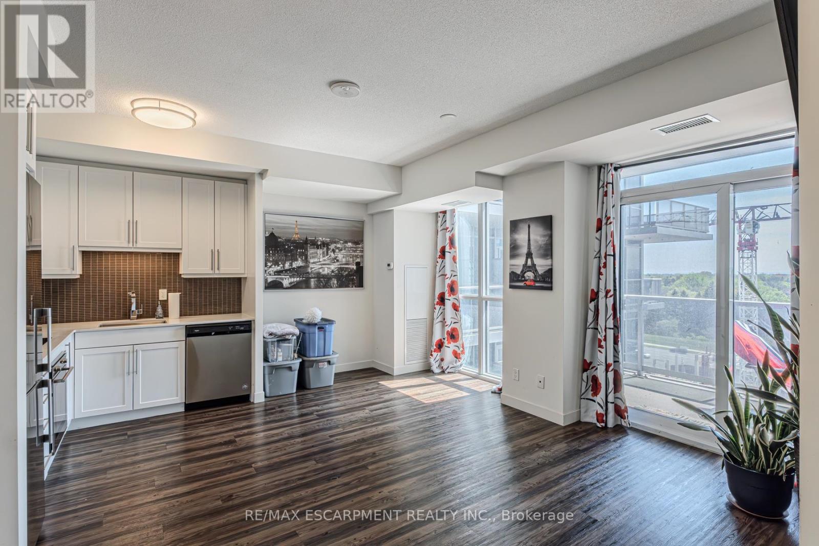 809 - 2093 Fairview Street, Burlington, Ontario  L7R 0E6 - Photo 7 - W12156755