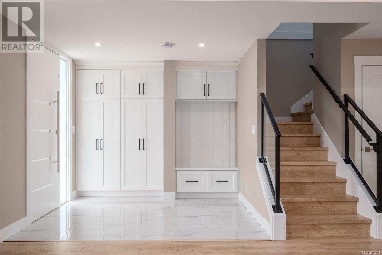 Property at 117 Despard Ave W image 5