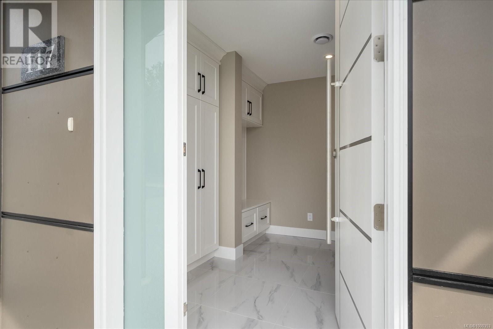 Property at 117 Despard Ave W image 3