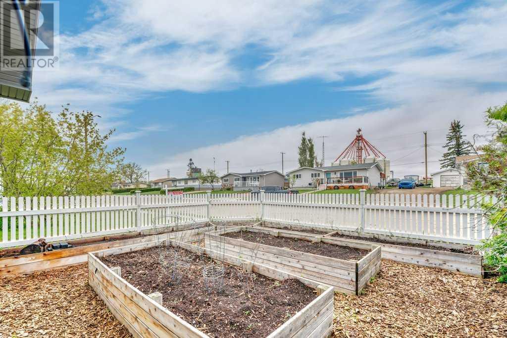 208 1 Avenue W, Hussar, Alberta  T0J 1S0 - Photo 10 - A2222356