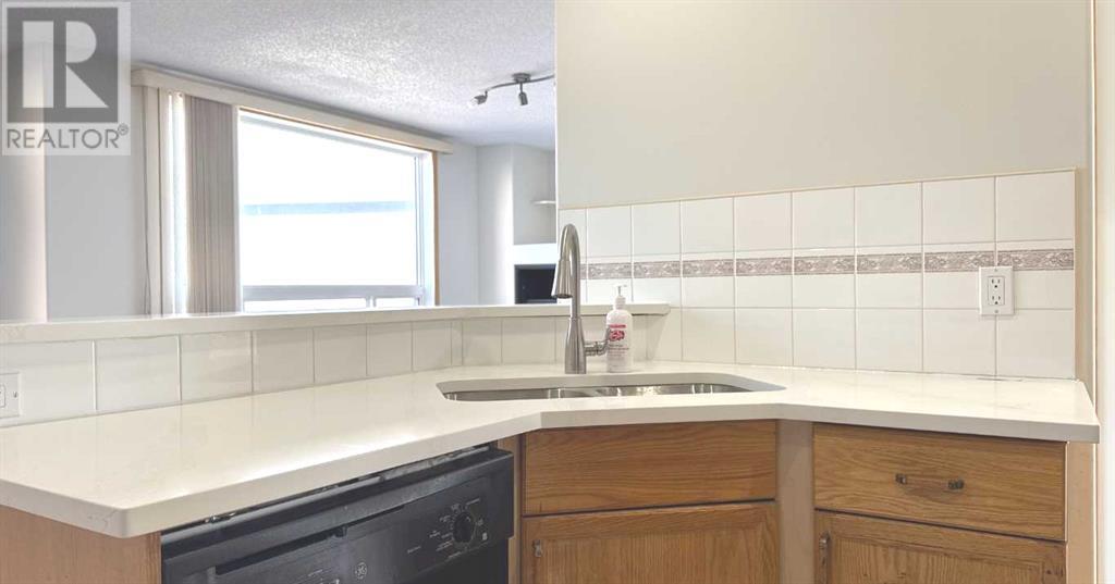 Property at 244 Los Alamos Place NE image 4