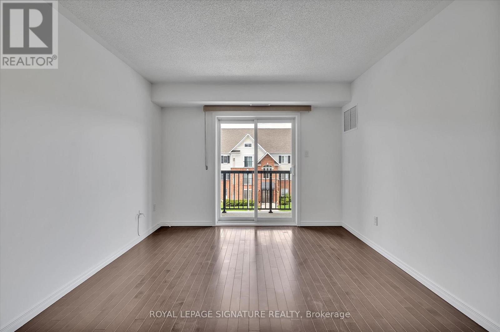 302 - 312 Spillsbury Drive, Peterborough West, Ontario  K9K 0B6 - Photo 11 - X12156382
