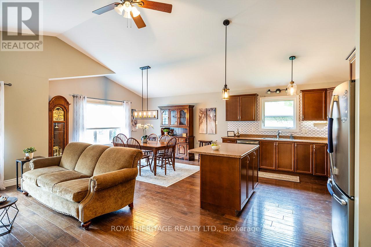 160 Mcgill Drive E, Kawartha Lakes, Ontario  L0B 1K0 - Photo 8 - X12156784