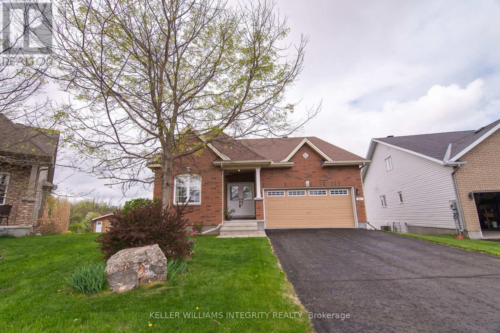 21 EDWARD VINCE EVANS COURT, Arnprior, Ontario