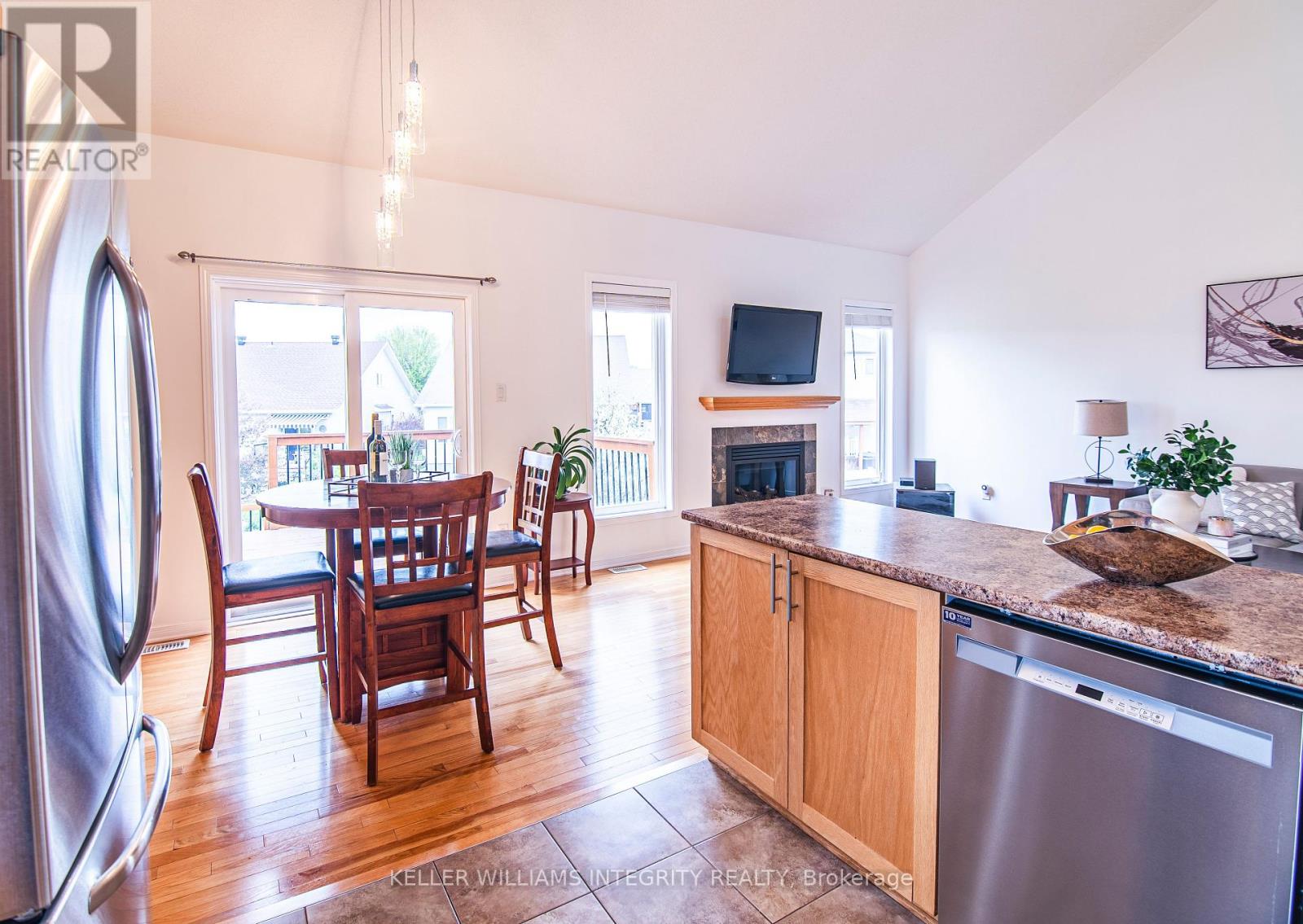 21 Edward Vince Evans Court, Arnprior, Ontario  K7S 0K5 - Photo 8 - X12156778