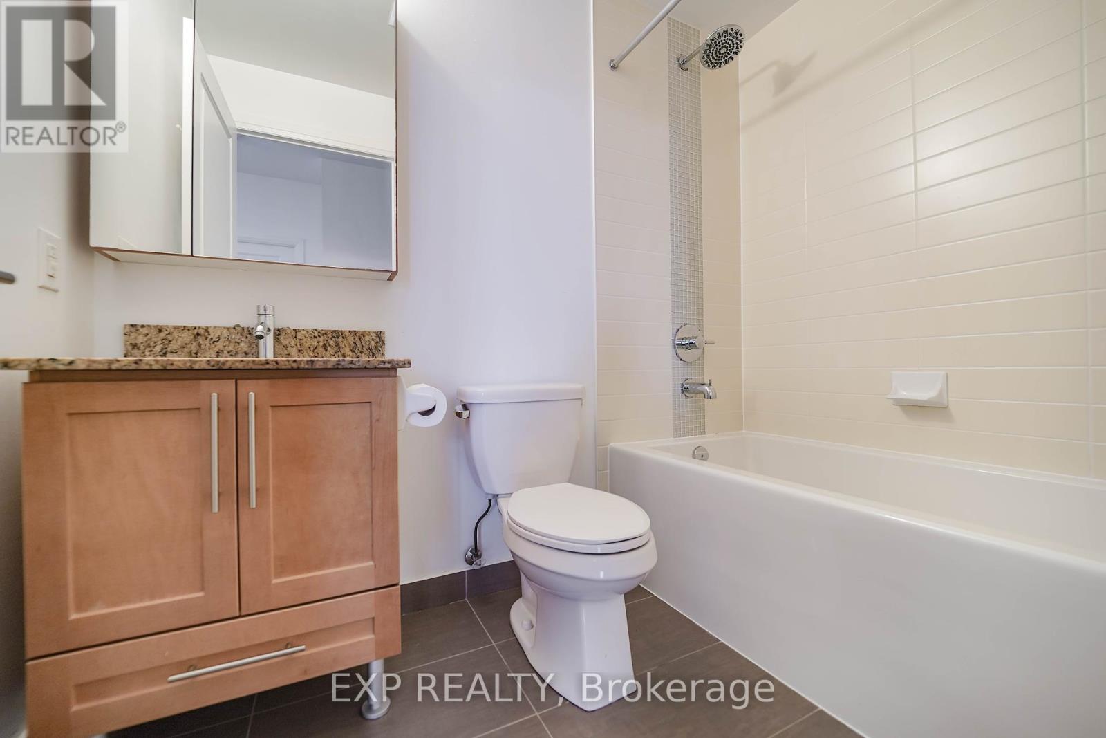 1011 - 55 Oneida Crescent, Richmond Hill, Ontario  L4B 0E8 - Photo 14 - N12156776