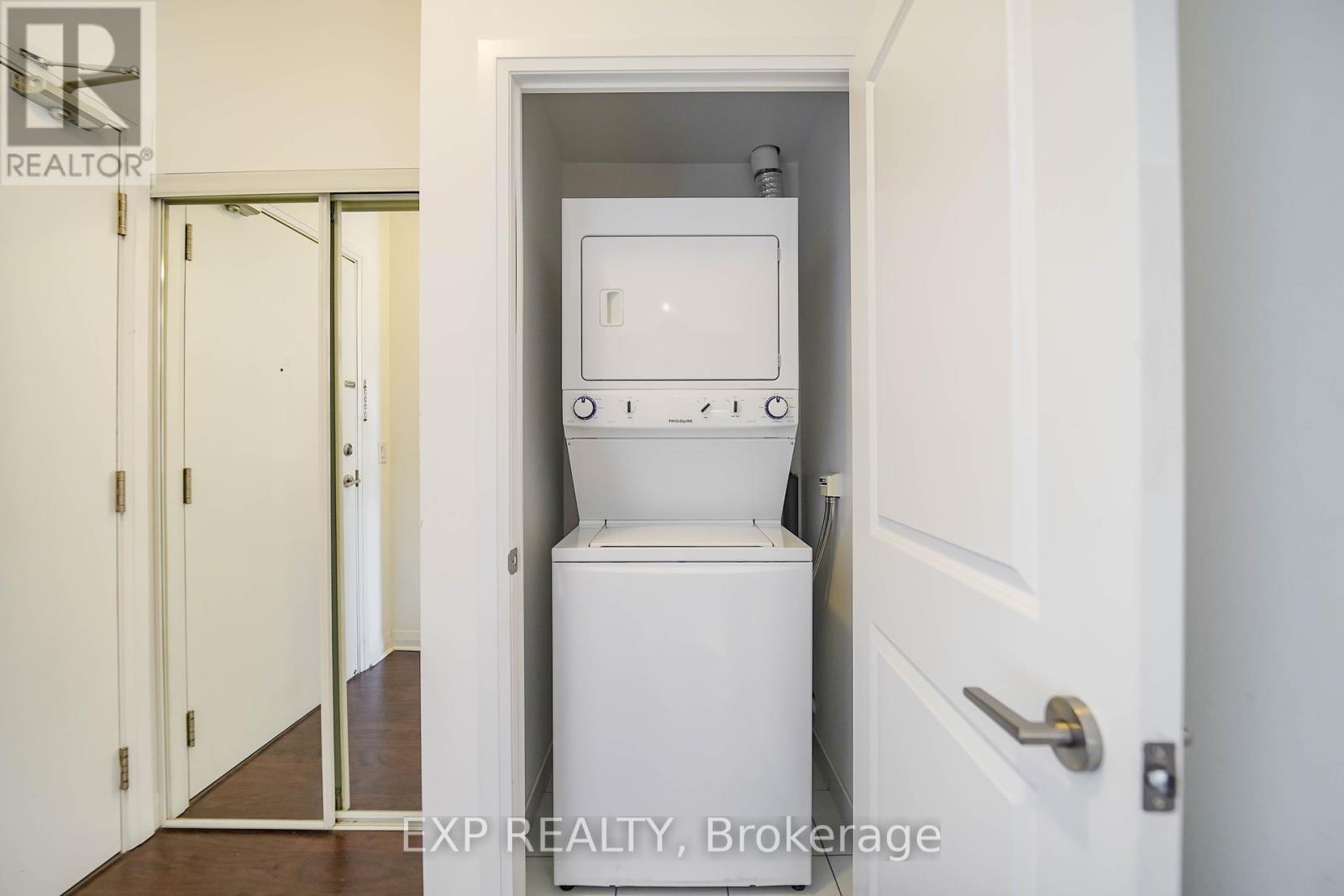 1011 - 55 Oneida Crescent, Richmond Hill, Ontario  L4B 0E8 - Photo 17 - N12156776