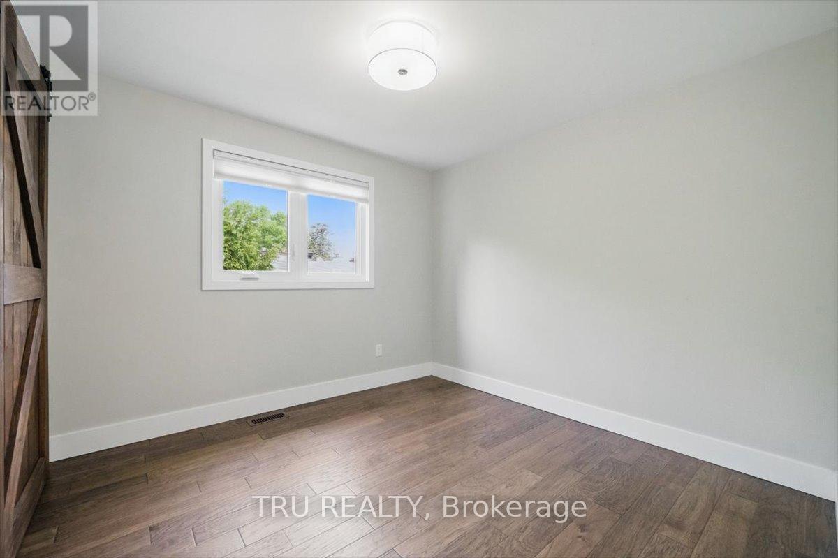 2114 Balharrie Avenue, Ottawa, Ontario  K1G 1G5 - Photo 14 - X12156787