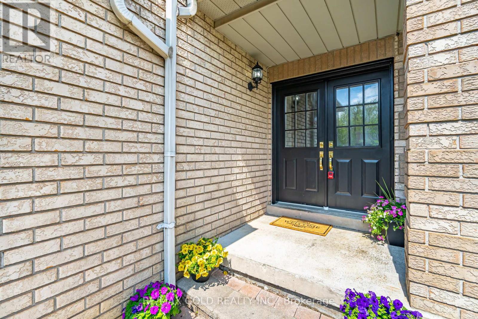 614 Summer Park Crescent, Mississauga, Ontario  L5B 4E9 - Photo 7 - W12155255